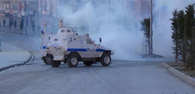 Çözümü istemeyen polis ve öğretmene yol göründü