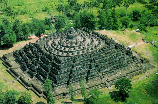 borobudur-02.jpg