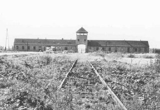 auschwitz-1.jpg