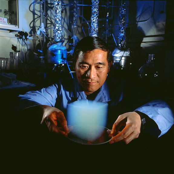 598px-Aerogel_nasa.jpg