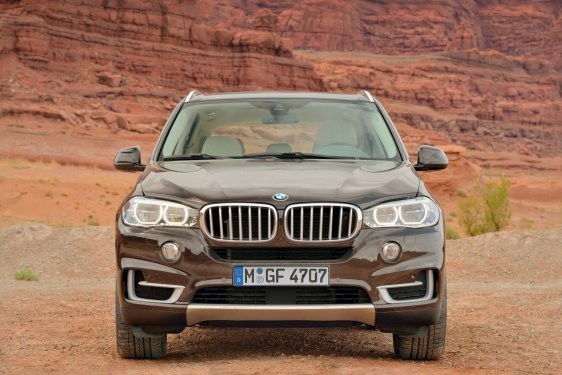 Tepeden tırnağa yenilenen BMW X5